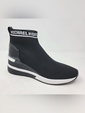 Michael Kors Skylar Black Knit Slip On Sneakers | Size 7
